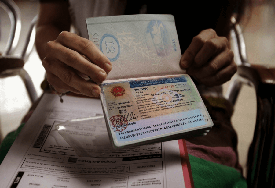 Travelers have to know some of best websites Visa-On-Arrival Vietnam. Which is the best choice? 
